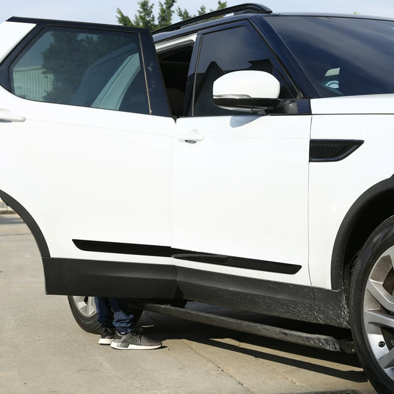 Additional product photo of 2017–2025 Discovery 5 Gloss Black Body Side Door Molding & Protection Strips